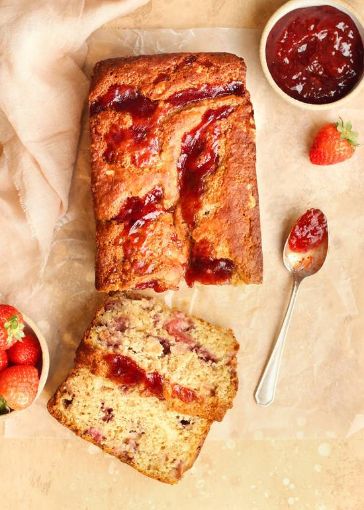 Picture of Fresh Bake 6 Strawberry Jam Cakes